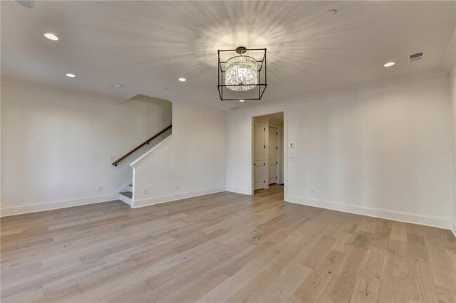 Building Photo - 435 Mayfair Ct