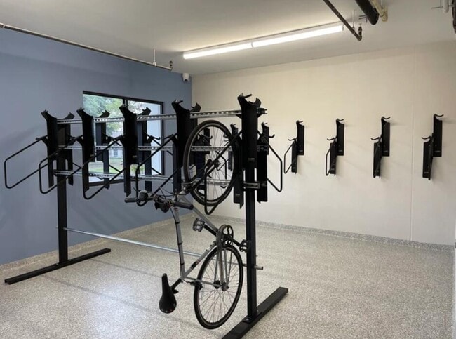 Building Photo - 1301 Alpha St