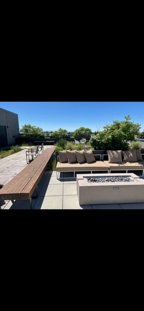 Building Photo - Upscale Fully and Comfortably Furnished , downtown condo ready now (can be rented short term)