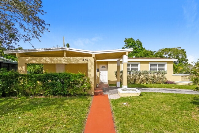 Building Photo - 4701 NW 11th Pl