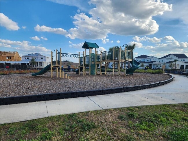 Building Photo - 16258 Merry Aly