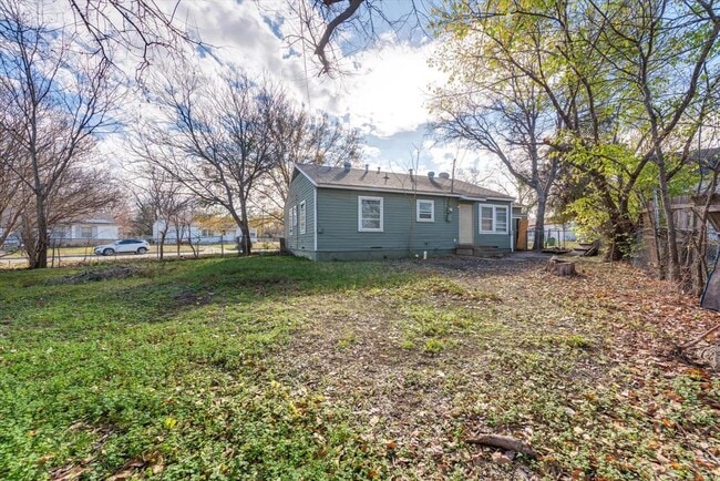 Building Photo - 1400 Wynn Terrace