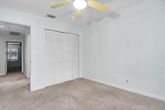 Building Photo - 1011 Siena Oaks Cir E