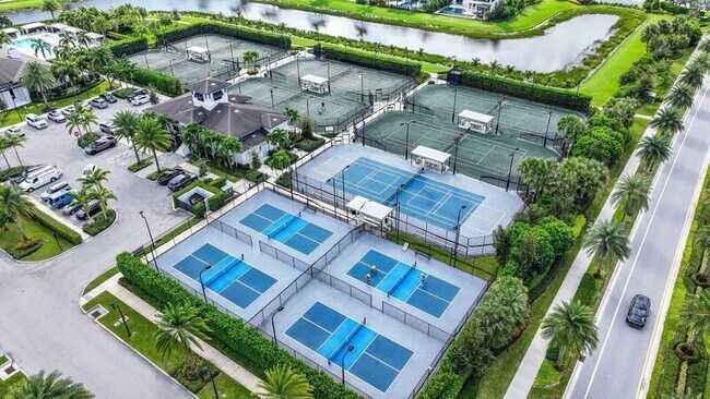 Building Photo - 17317 Santaluce Mnr