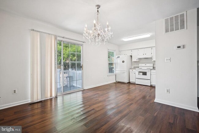 Building Photo - 10819 Campaign Ct