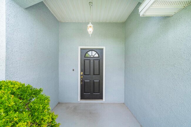Building Photo - 2116 Wood Stork Ave