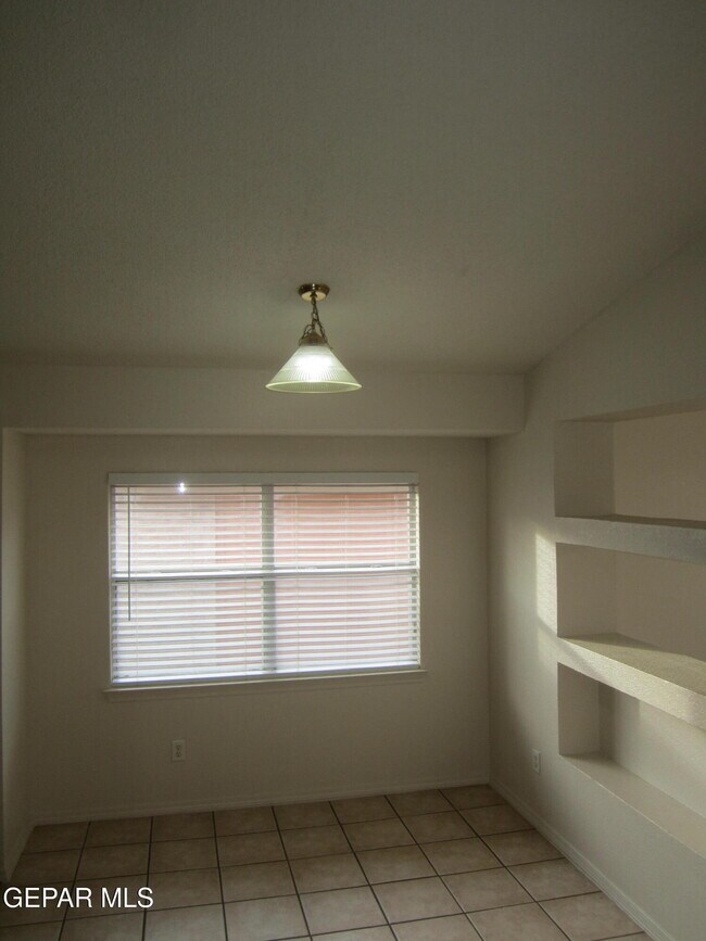 Building Photo - 6572 Dakota Ridge Dr