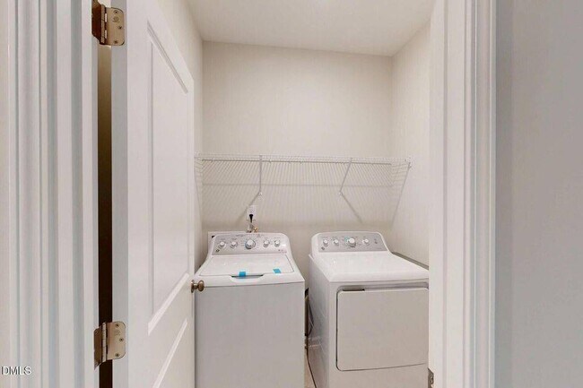 Building Photo - 2459 Englemann Dr