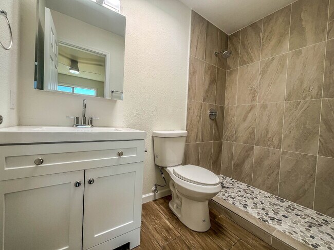 Building Photo - 5078 S Warren Ave