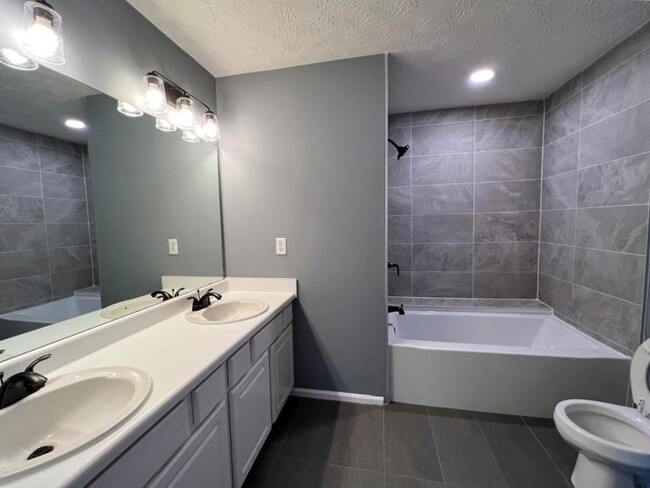 Building Photo - 1438 Vintage Pointe Dr