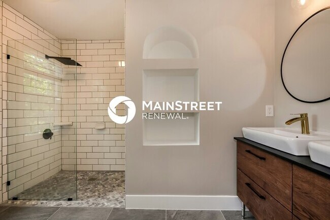 Building Photo - 4 Bedroom Pet-Friendly Home in CHARLOTTE, ...