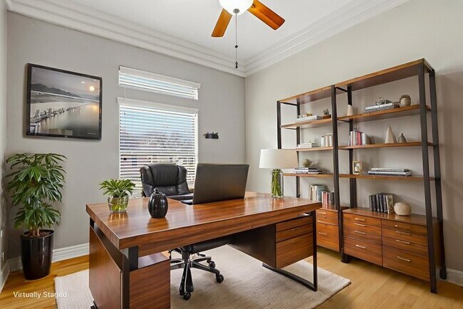 Building Photo - 724 Scott Ln