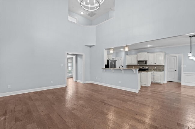 Building Photo - 4117 Chastain Dr