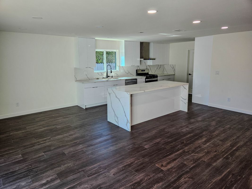 Building Photo - 12948 Lull St