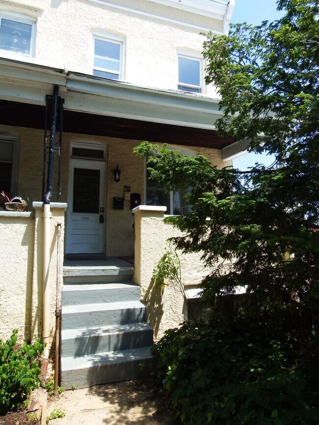 Building Photo - 3601 Keswick Rd