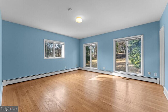 Building Photo - 901 Walker Rd