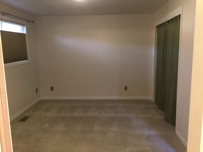 Building Photo - Price Reduced! Charming Home with Large Ya...