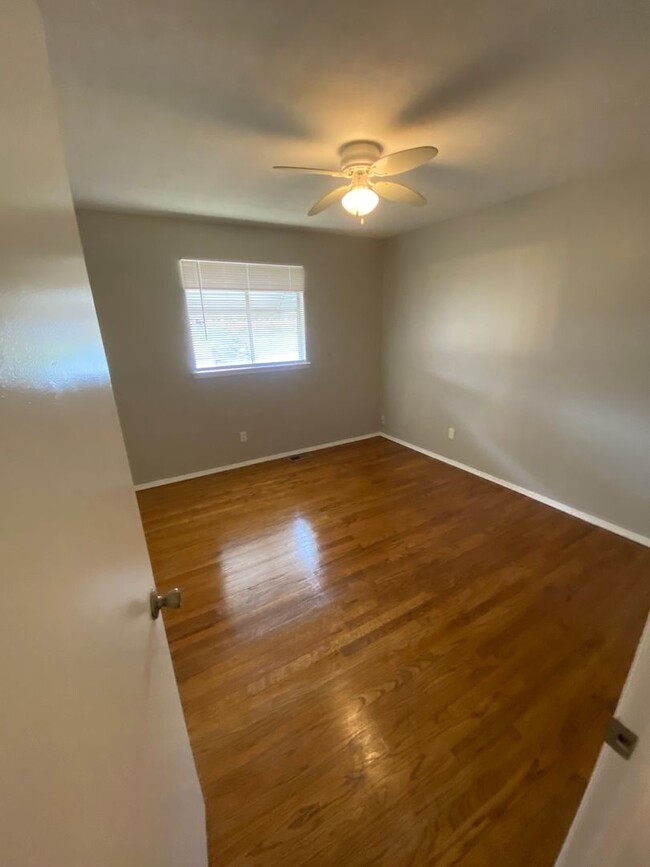 Building Photo - **AVAILABLE NOW**East Columbus 3 Bedroom /...