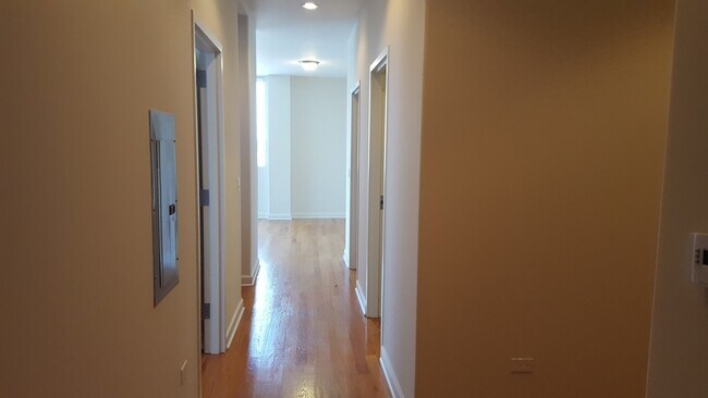 Building Photo - 4810 N Lavergne Ave