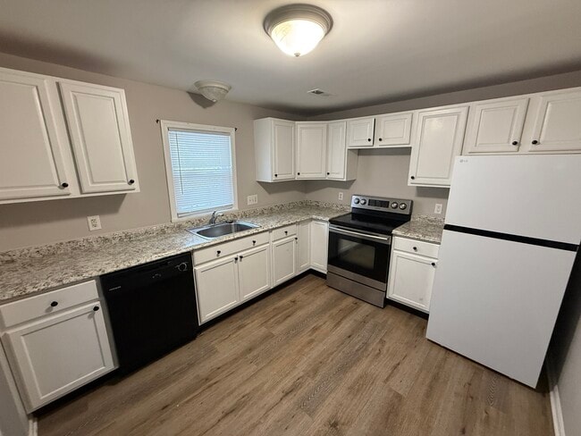 Building Photo - 21974 Elroy Ave