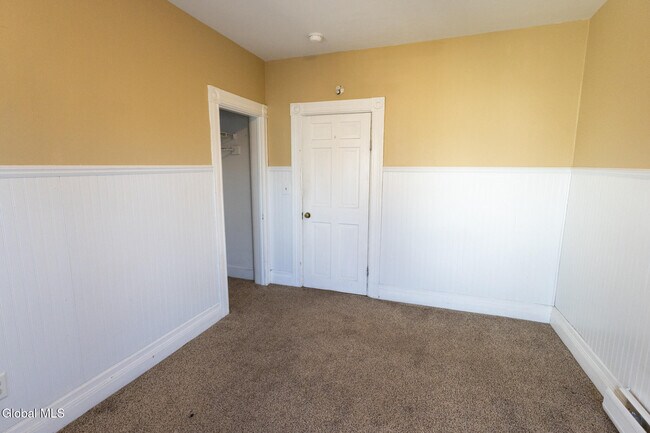 Building Photo - 104 Lawrence St