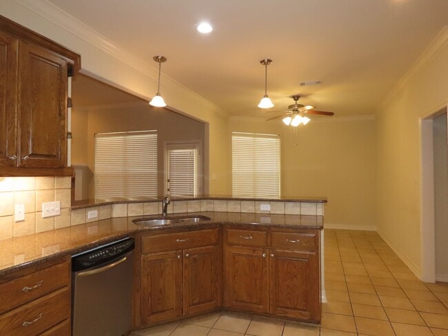 Building Photo - Chapel Hill ISD- Newly Update 3 Bedroom 2 ...
