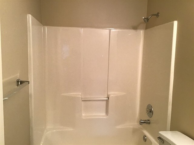 Building Photo - 2535 Lakeview Trl