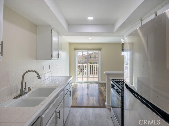 Building Photo - 1229 W 223rd St