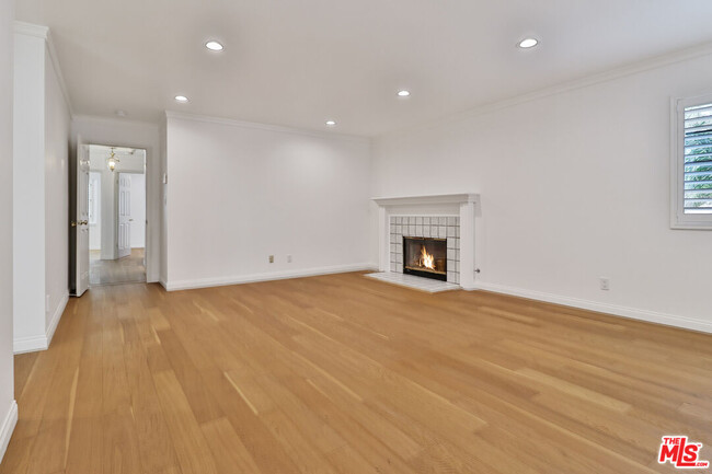 Building Photo - 10209 Principe Pl