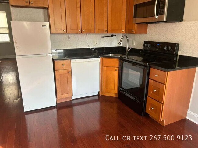 Building Photo - 1613 Frankford Ave