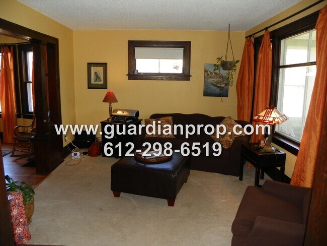 Building Photo - House on Corner Lot Available October 1st, Updated Kitchen/Bath, Fenced Yard, Back Deck, 2 Car Ga...