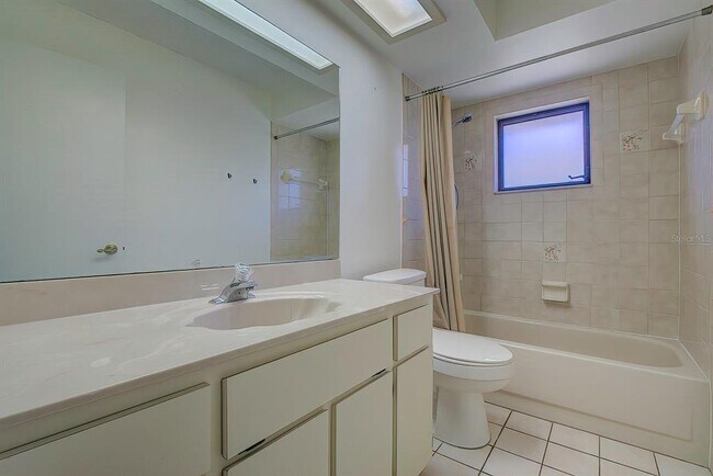 Building Photo - 8992 Hernando Way