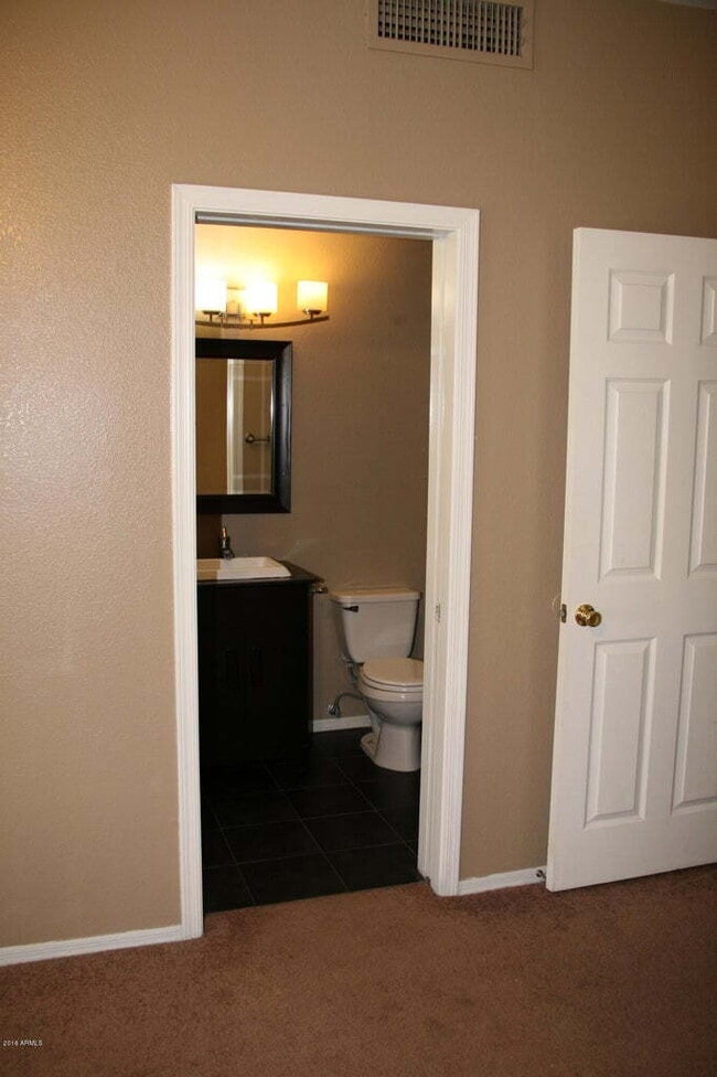 Building Photo - Two Bedroom in Tempe
