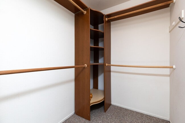 Building Photo - Live Oak Townhome – Completely Renovated & Move-In Ready!