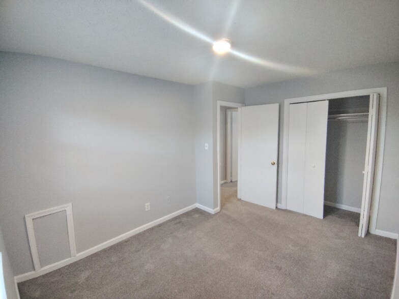 Building Photo - 16 Duiguid Dr