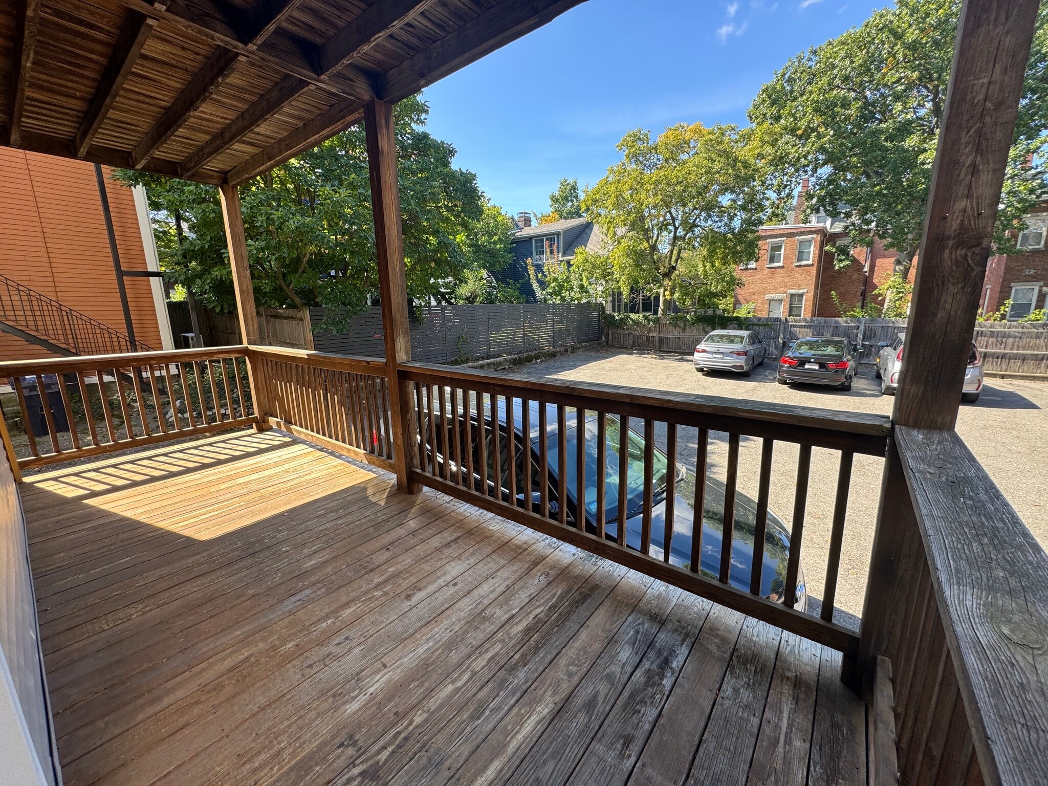 Private balcony - 61 Dana St