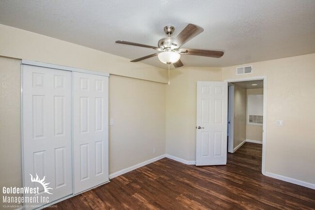 Building Photo - Newly Renovated 3Bdm 2Ba Condo Conveniently Located