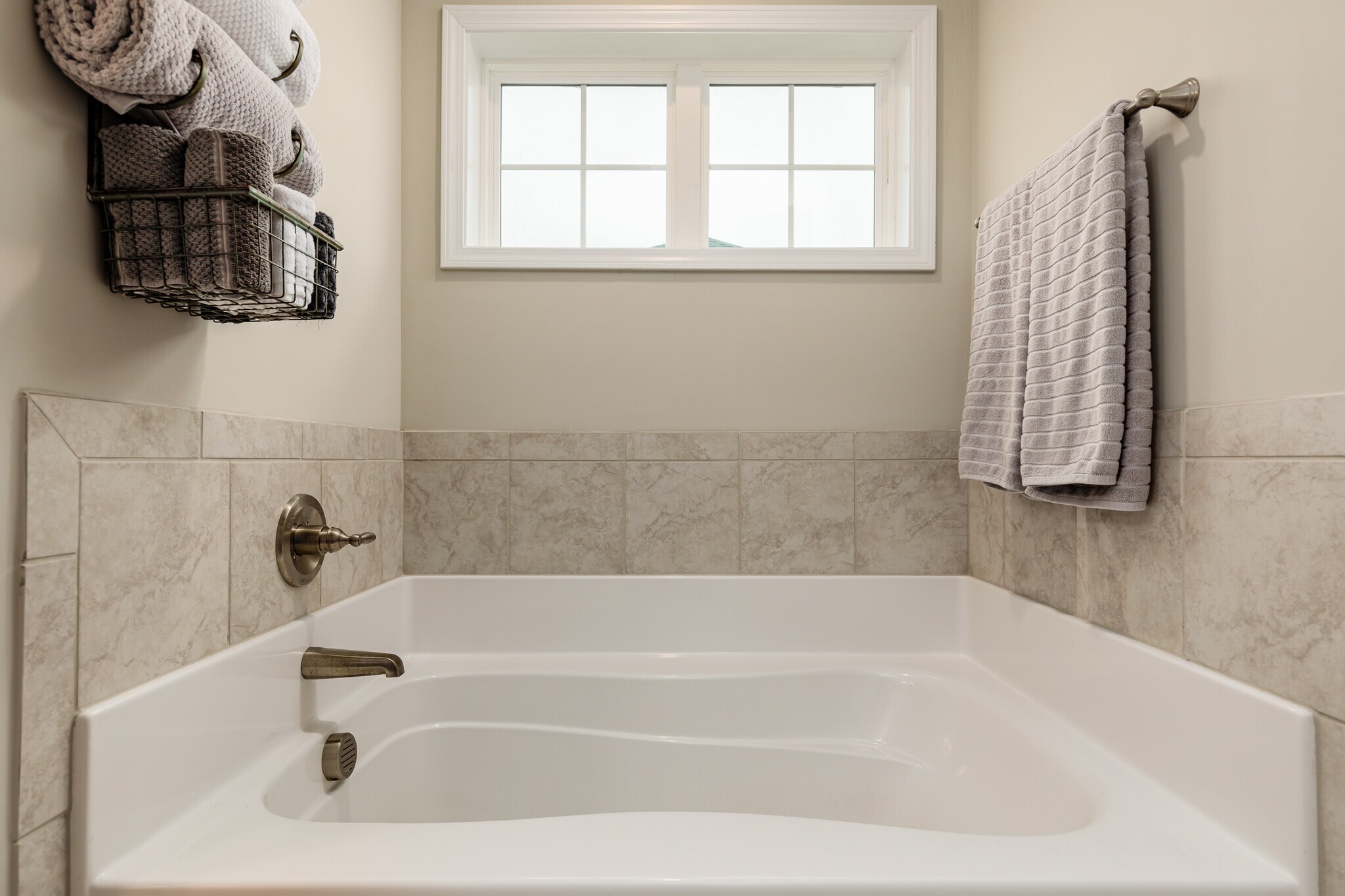 Building Photo - 205 Parrish Ln