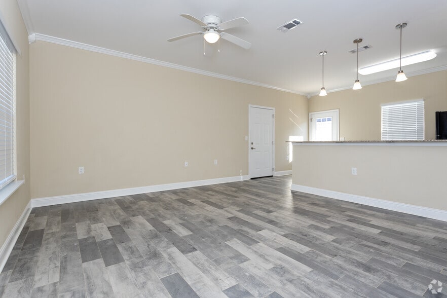 3BR,2BA-1300SF - New Heights Apartments