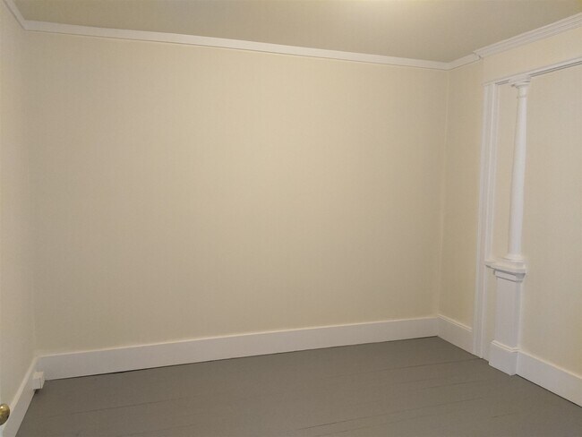 Building Photo - 203 Wilson St