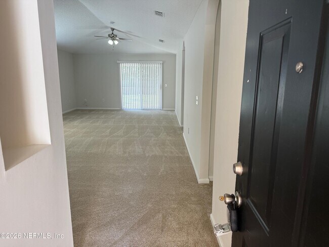 Building Photo - 5550 Oak Crossing Dr