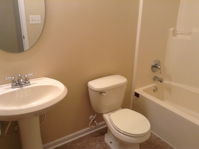 Building Photo - 6694 Wilmot Ln