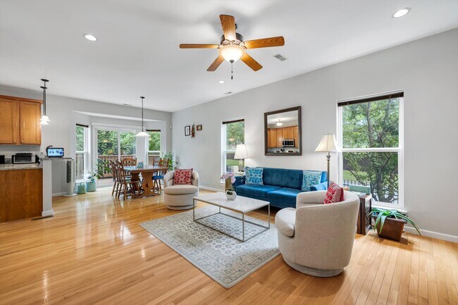 Building Photo - 8018 Presidio Ct
