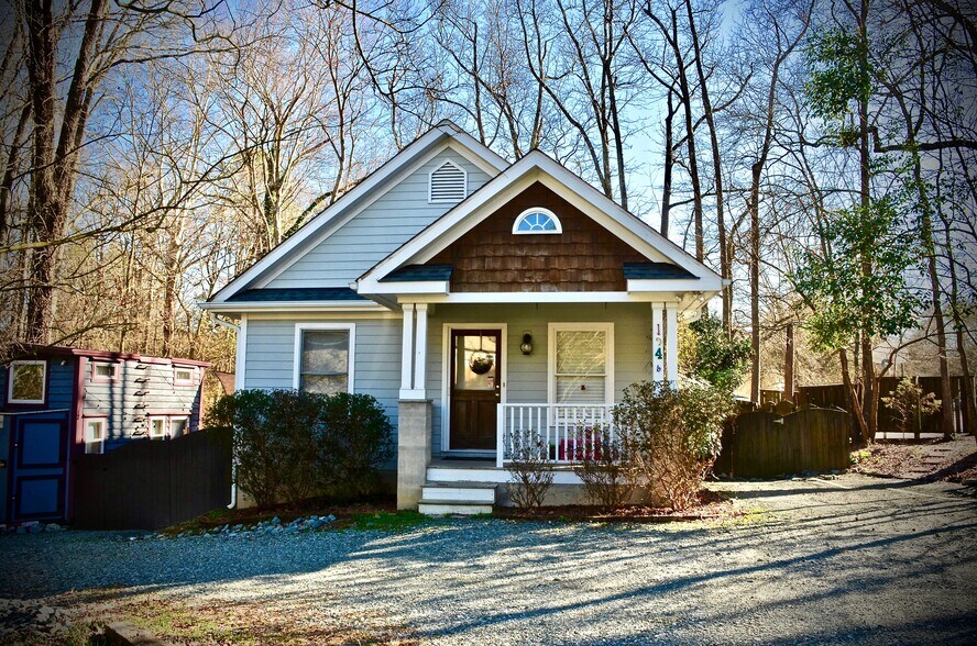 View from the front - 104B Hillcrest Ave