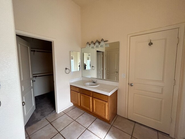 Building Photo - 4-Bedroom Home in Mesa Del Sol with Heated Pool and Spa