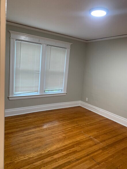 Building Photo - 152 Rosedale St