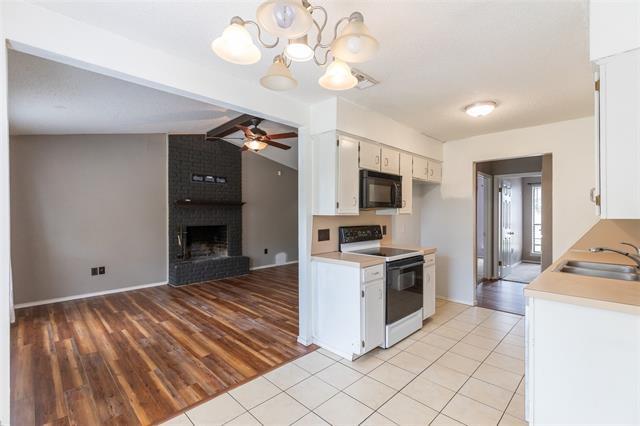 Building Photo - 3902 Karen Dr