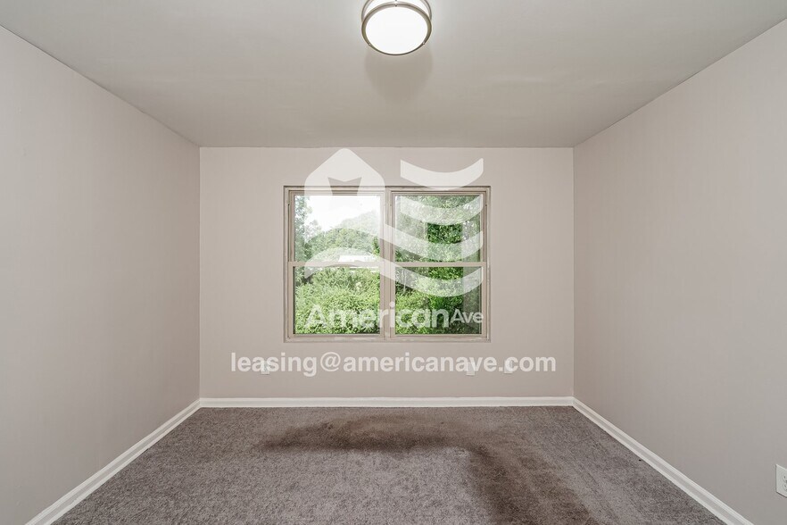Building Photo - 5112 Avenue K
