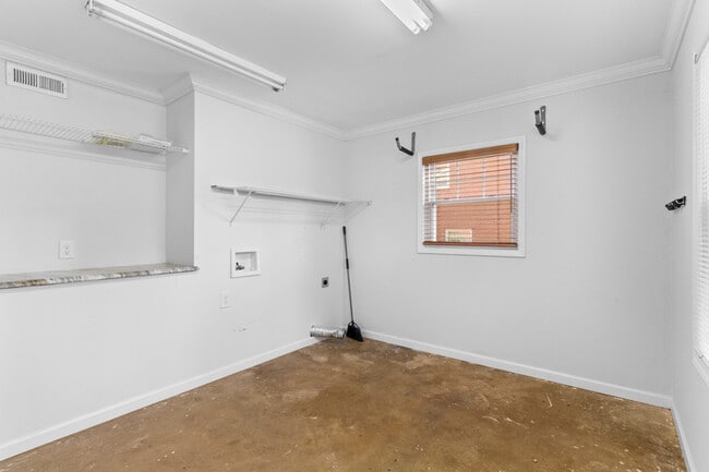 Building Photo - 1532 Starbrook Dr