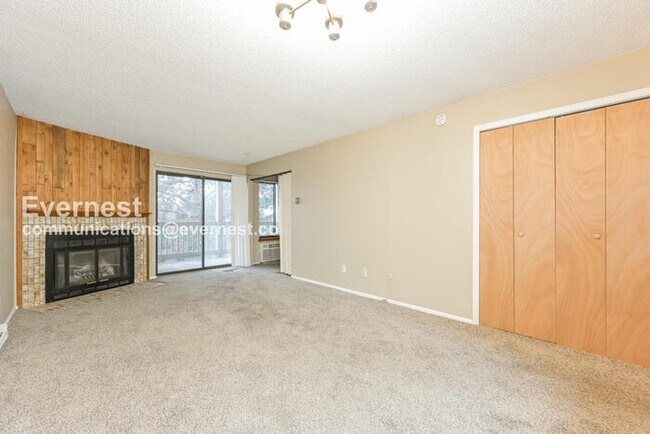 Building Photo - 1 Bed, 1 Bath Condo with Off-Street Parking / Available Soon!